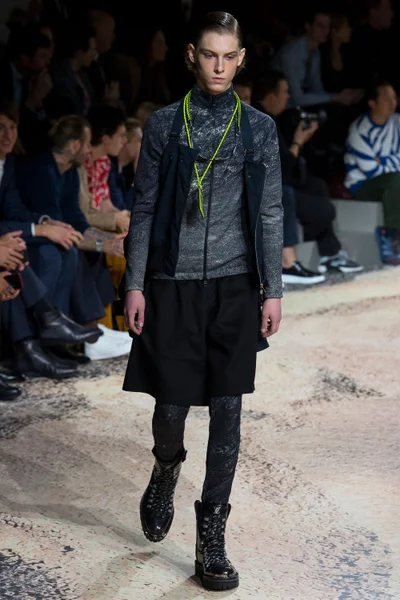 Look 33
